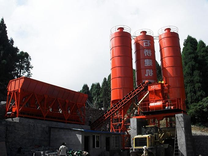 信阳仙女山搅拌站 近景